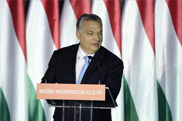 Orbán migránsozva és brüsszelezve hirdetett EP választási programot – 2019. április